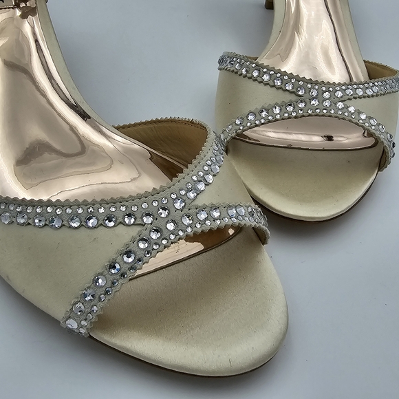 Badgley Mischka Gillian Ankle Strap Evening Shoes, Ivory, Women's Size 8 - Picture 2 of 15